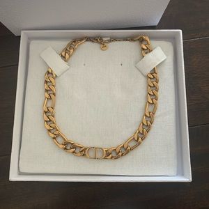 DIOR CHOKER NECKLACE.